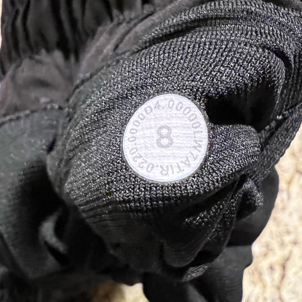 Lululemon Hotty Hot Short II *2.5" - Incognito Camo Multi Grey / Black - Picture 3 of 9
